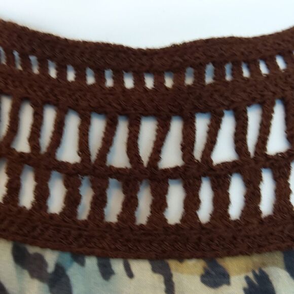 New directions crocheted neckline and shoulder top - Picture 3 of 11